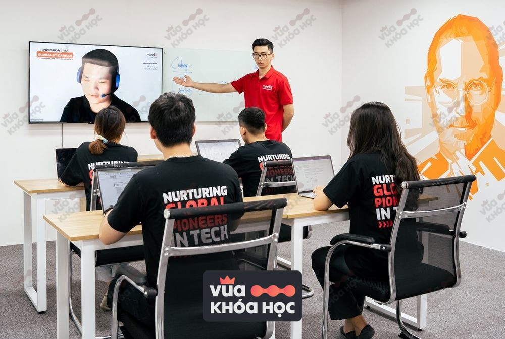 Hỗ trợ việc làm trọn đời sau khóa học Data Analytics 2023